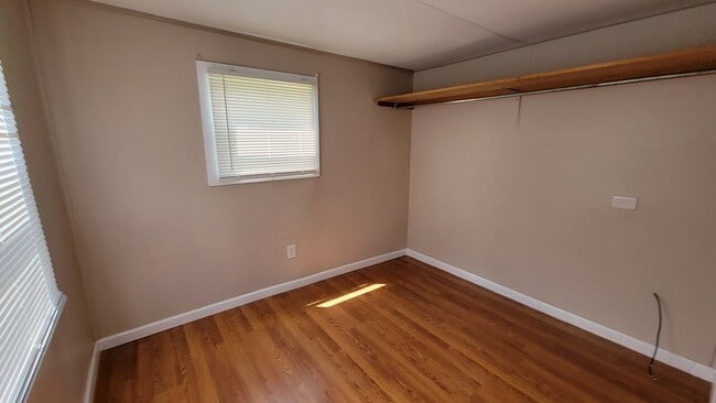 Building Photo - Twin Willows MHP 49 Brookdale Rd.