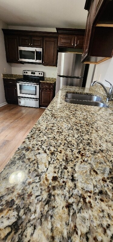 Foto del edificio - 1047 Old Denbigh Blvd