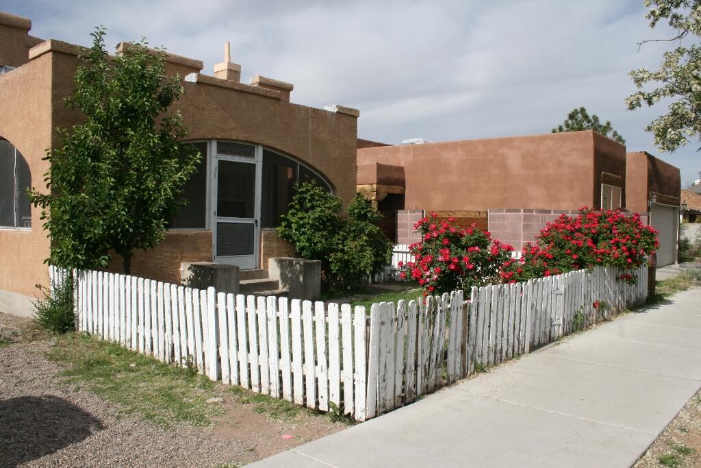 1006 Tijeras Ave NW, Albuquerque, NM 87102 House for Rent in Albuquerque, NM
