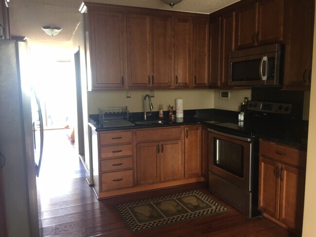 Building Photo - Makaha Oceanfront Condo