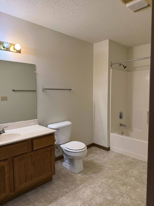 Foto del edificio - 840 Weinert Rd