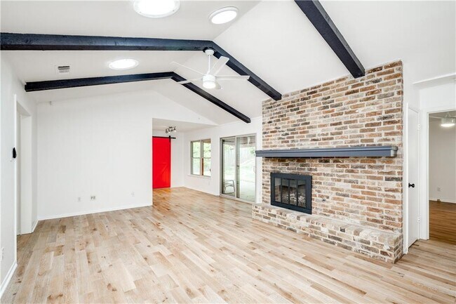 Foto del edificio - 11633 River Oaks Trail