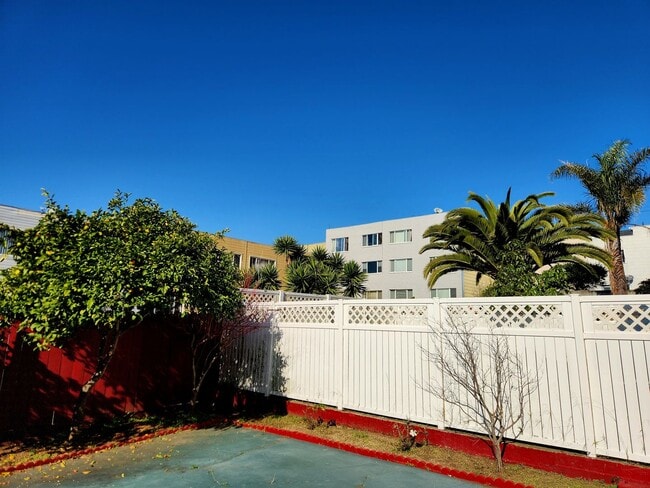 Building Photo - Lovely home in Daly City