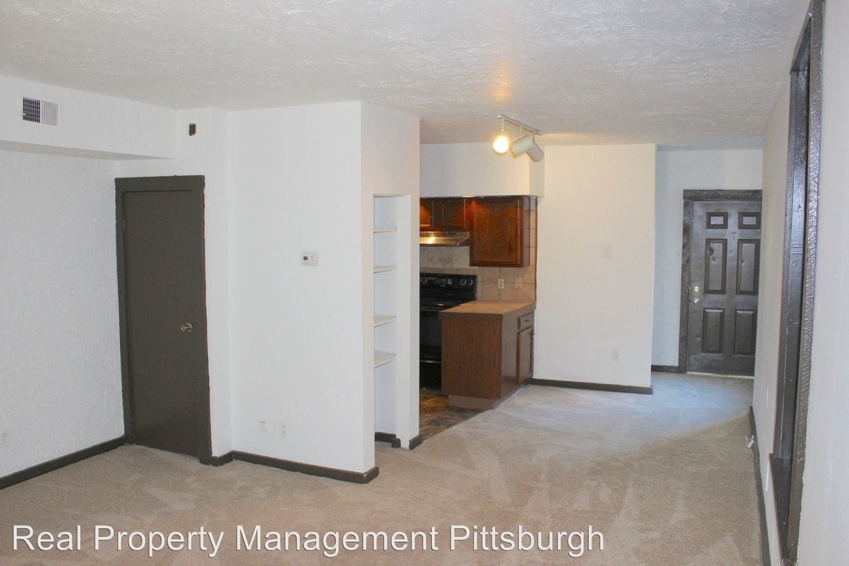 Primary Photo - 2121 Milligan Ave