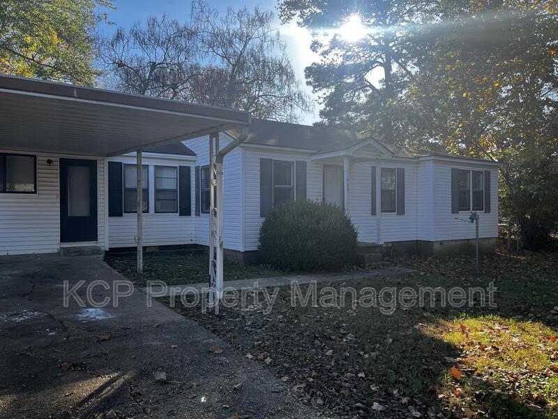 Primary Photo - 906 Cavanaugh Rd