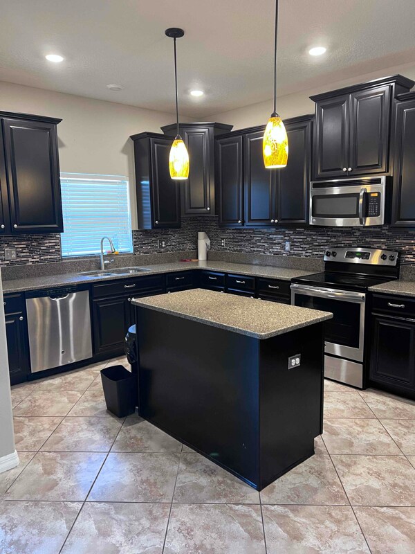 Foto principal - 10808 Whitecap Dr