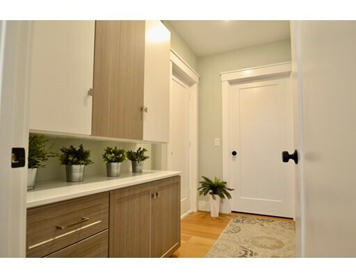 Building Photo - 31 Woodbine St
