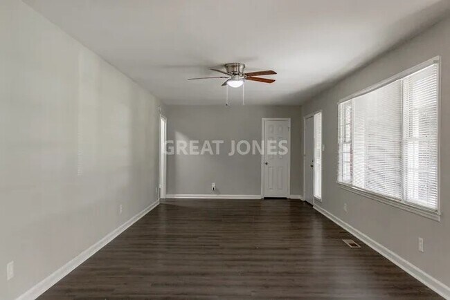 Foto del edificio - 209 Ashby Way