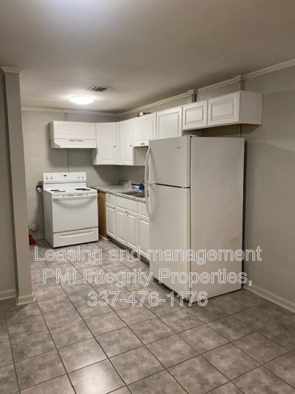 Building Photo - 318 Auburn Dr