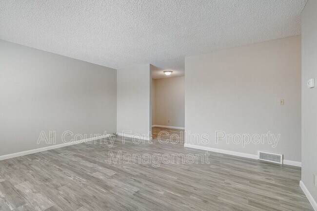 Building Photo - 1718 Larch St