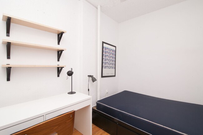 Building Photo - 1245 Rue St Marc
