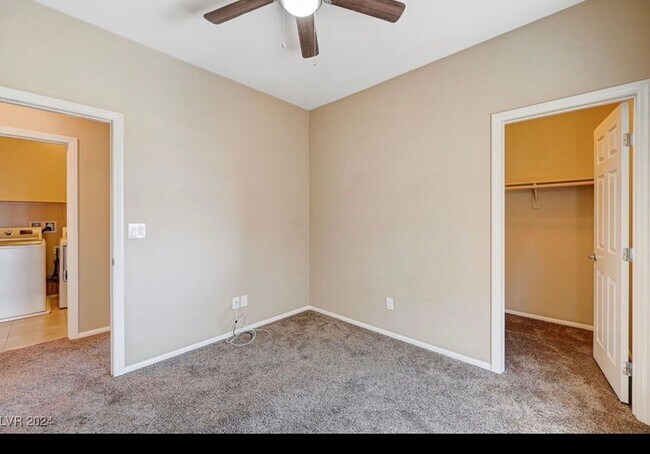 Building Photo - 9146 Laughing Owl Ave