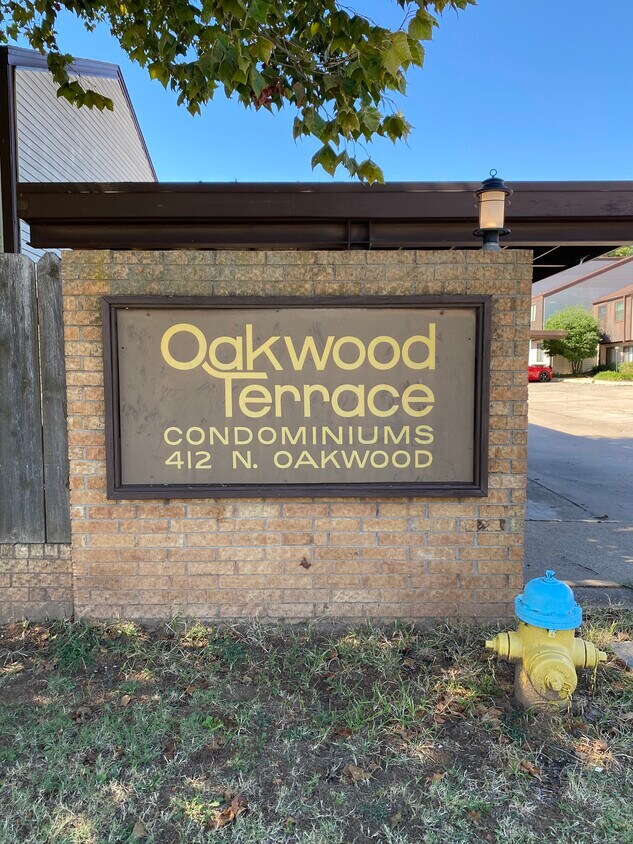 412 N Oakwood Rd, Enid, OK 73703 Condo for Rent in Enid, OK