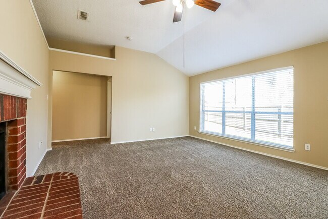 Foto del edificio - 10600 Copperwood Ln