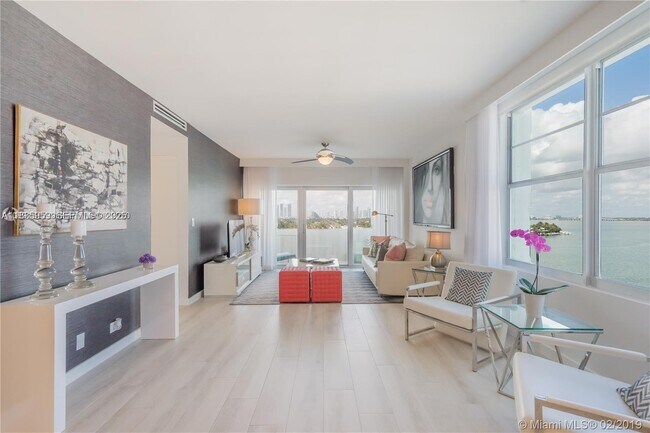 Building Photo - 3 Island Ave