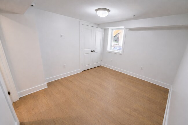Foto del edificio - 1001 Douglas St NE