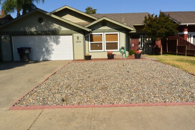 Foto del edificio - 3 Bedroom 2 Bathroom Golden West school di...