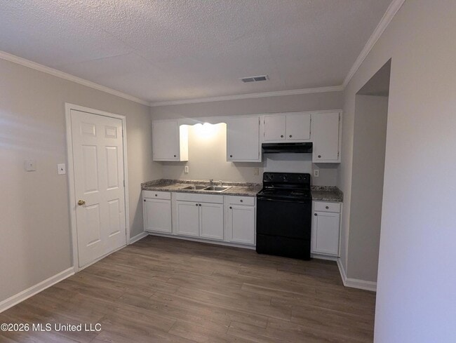 Building Photo - 5550 Winterwood Dr