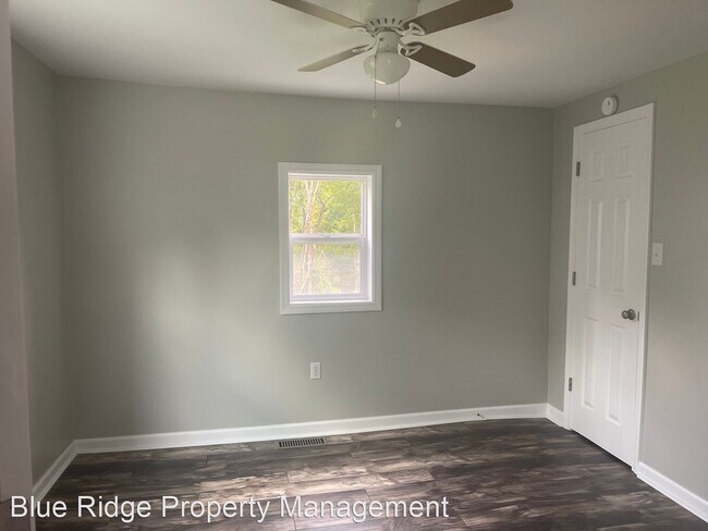 Building Photo - 2 br, 1 bath House - 307 Highland Street