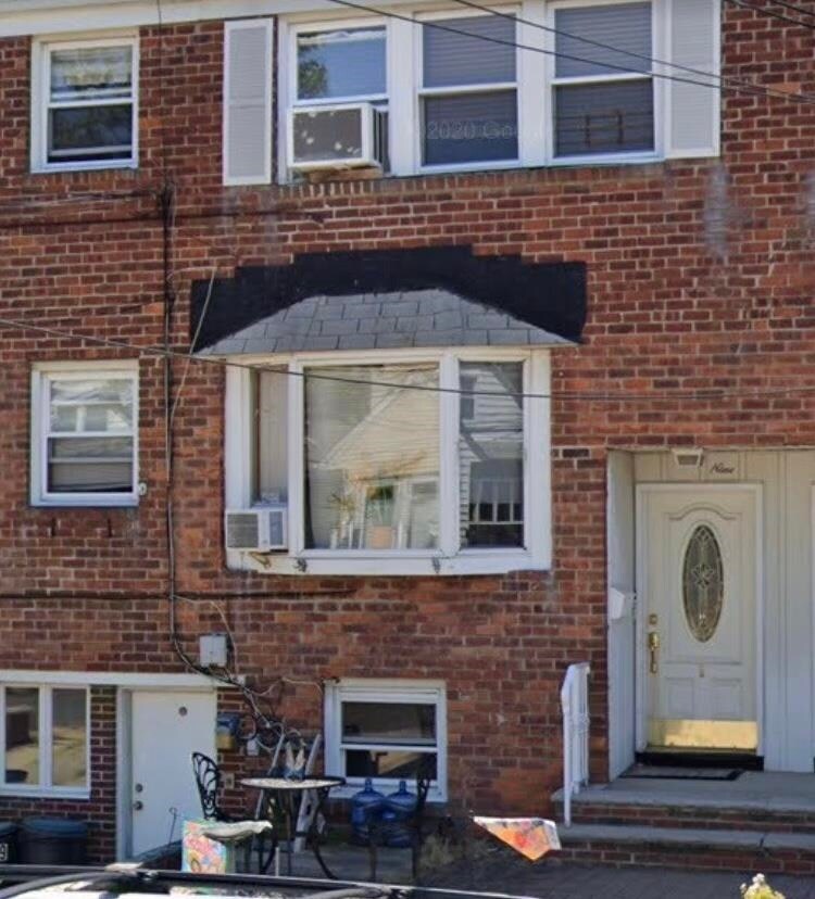 Primary Photo - 9 Crossgate Rd
