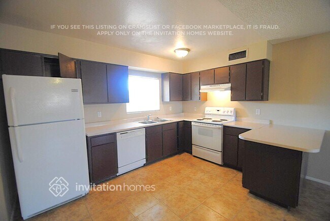Foto del edificio - 7135 W Cambridge Ave