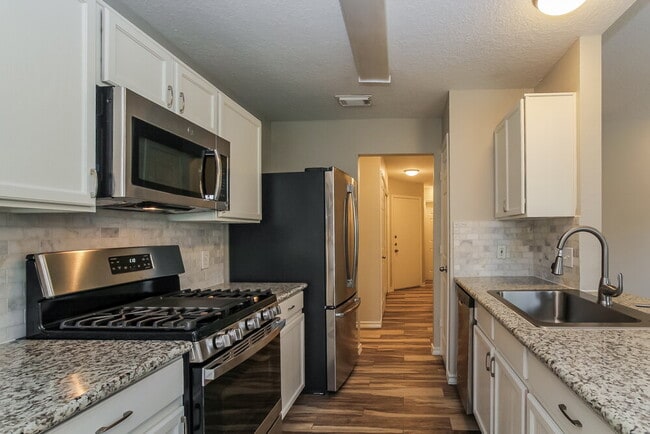 Foto del edificio - 18207 Trinity Knoll Way