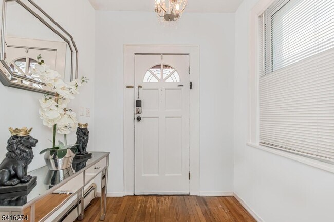 Foto del edificio - 57 Clinton Pl