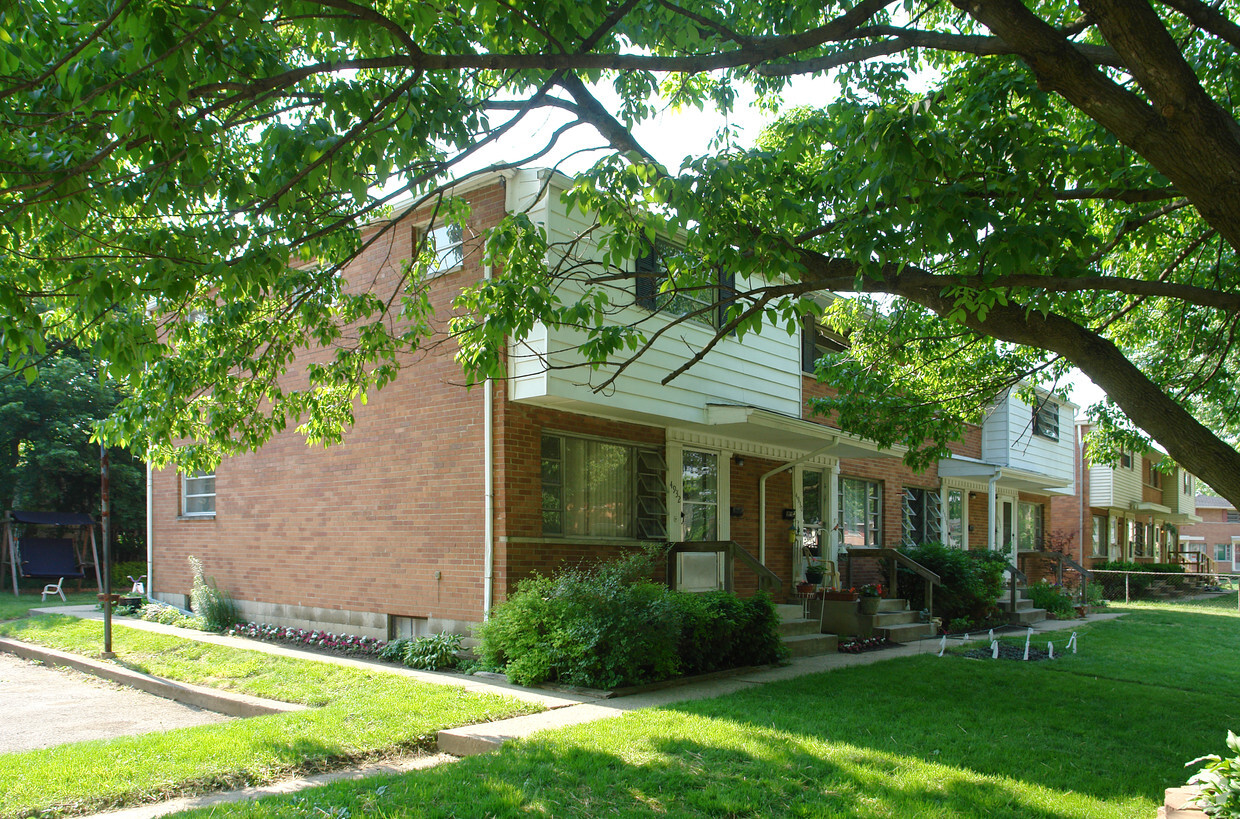Building Photo - 4926-4932 Fairway Ct
