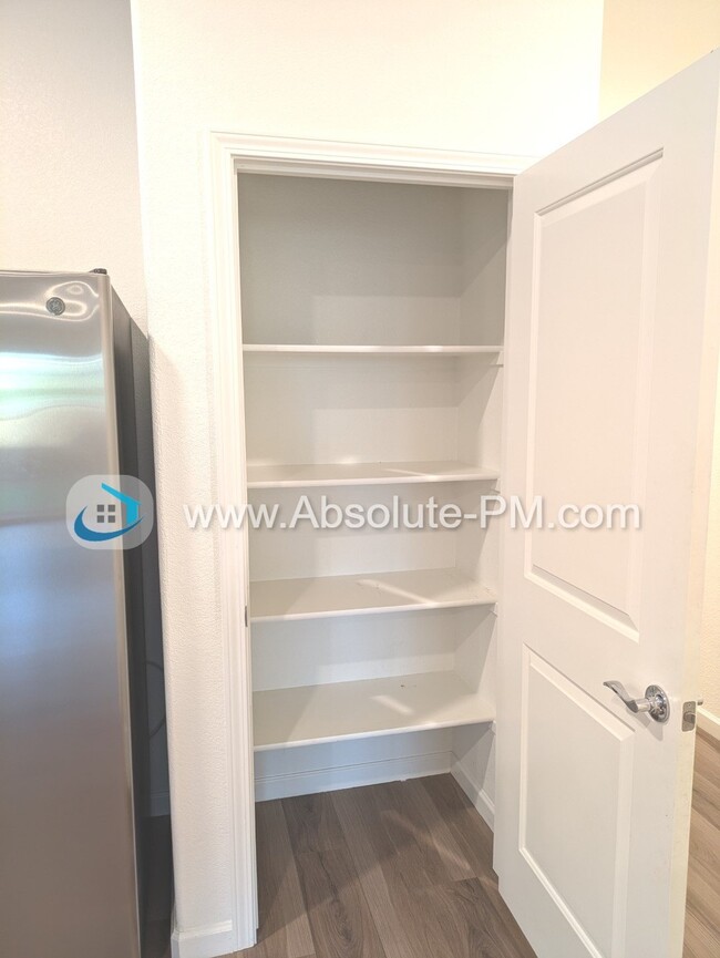 Building Photo - Amazing 4 Bedroom 2 Bath Solar Built in 20...