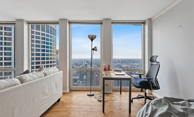 Foto del edificio - 111 E Chestnut St