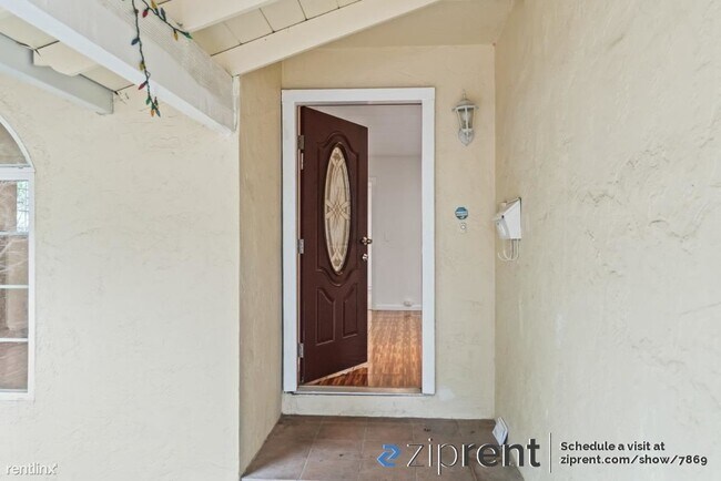 Building Photo - 3 br, 2 bath House - 5838 Cohasset Way, Sa...