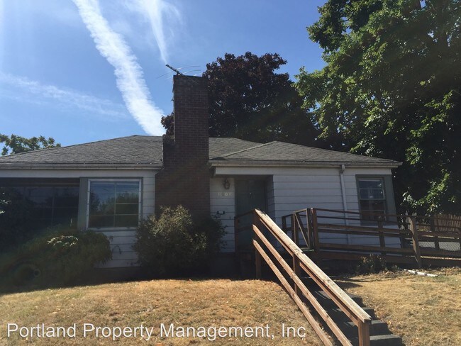 Building Photo - 8106 NE Schuyler St