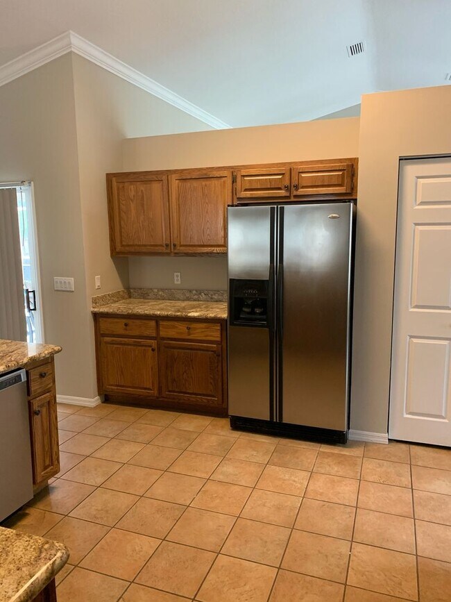 Foto del edificio - 4 Bedroom, 2 Bath Pool Home in Union Squar...