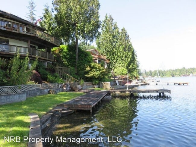Building Photo - 12019 Clear Lake South Rd E