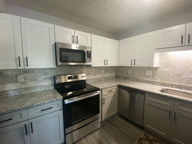 Building Photo - 225 Knollridge Ct