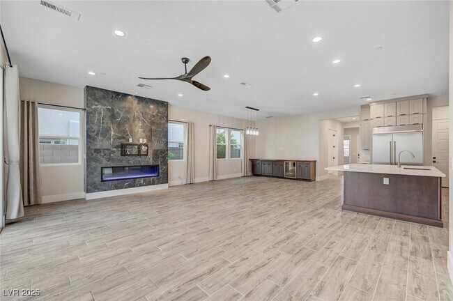 Foto del edificio - 3395 Stone View Ave