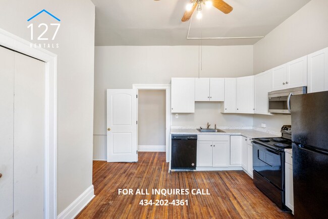 Foto del edificio - Modern Comfort Meets Prime Convenience - 3BR/2BA in Lynchburg!