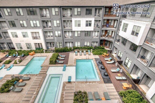 Foto del edificio - 2900 Manor Rd