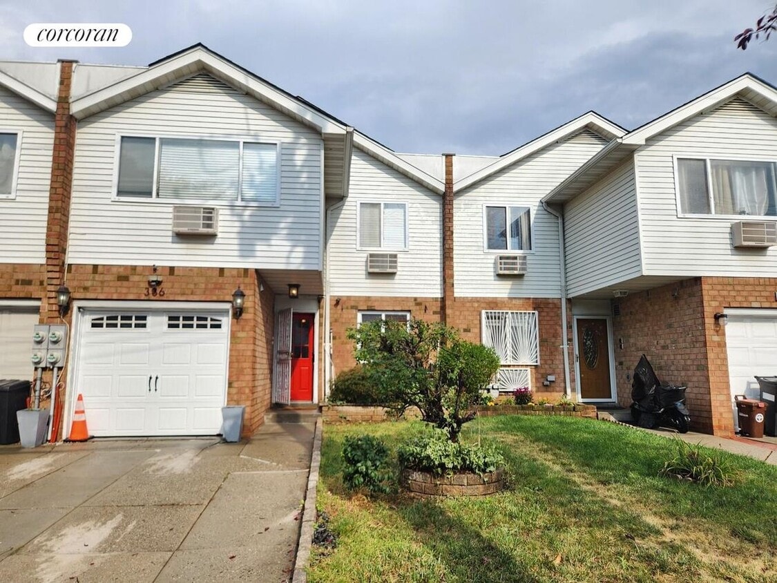 Primary Photo - 336 Howe Ave