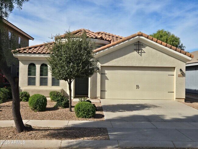 Foto del edificio - 3412 S Luiseno Blvd