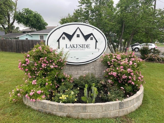 Lakeside Marquis Sign - Lakeside Apartments