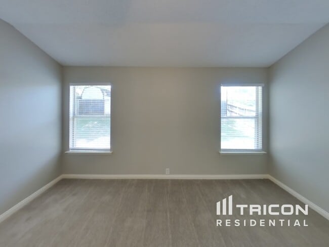 Foto del edificio - 8348 Orleans Ln