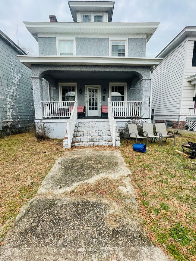 Foto del edificio - Beautifully Renovated 3bdrm/1.5bth Home Located in Richmond's North-side!