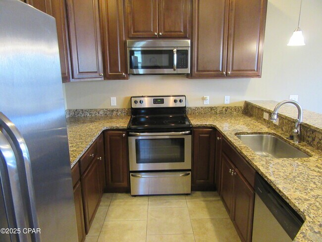 Foto del edificio - 2407 Astrid Ln