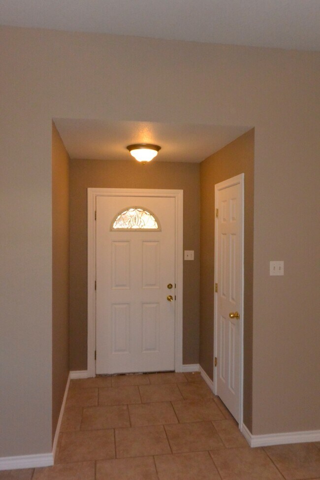 Foto del edificio - AVAILABLE NOW Single Family Home 3/2/2
