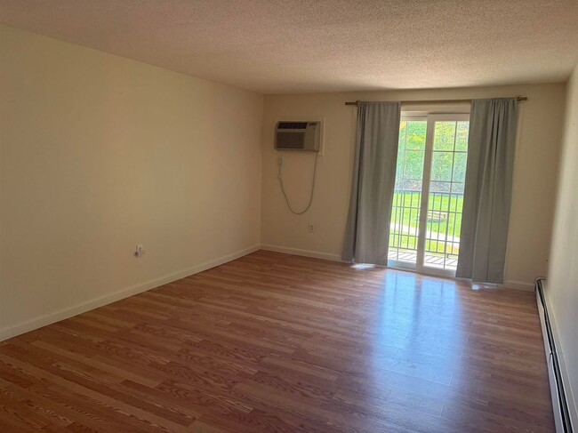 Building Photo - 1007 White Cedar Blvd