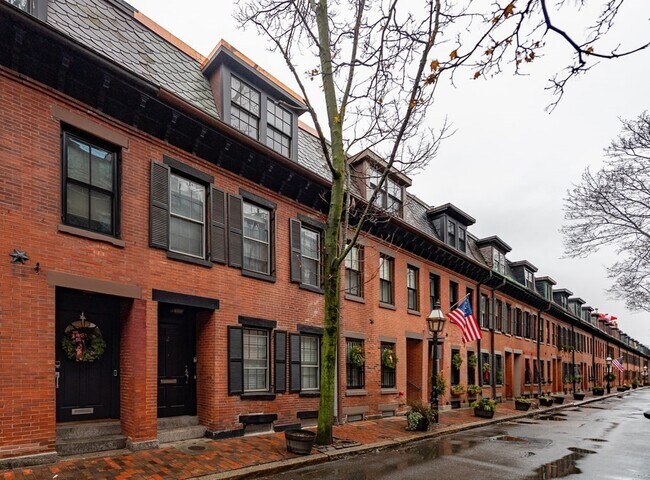 Building Photo - 2 Lawrence St