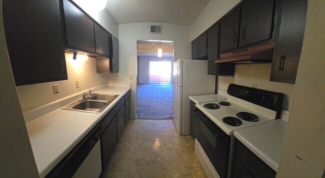Building Photo - 209 W Miracle Strip Pkwy