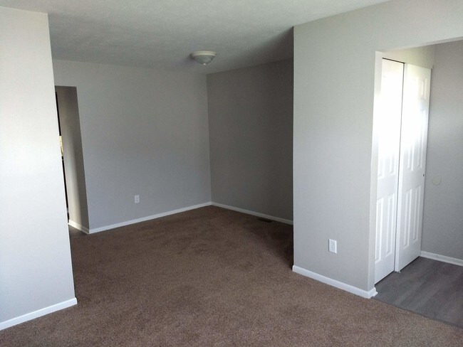 Entryway/Dining room - 1574 Leedes Rd