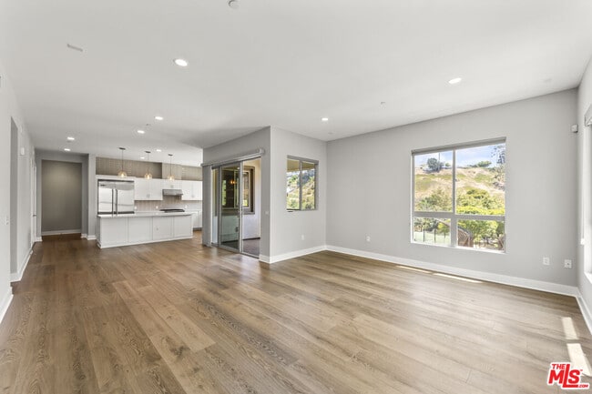 Building Photo - 12705 Bluff Creek Dr